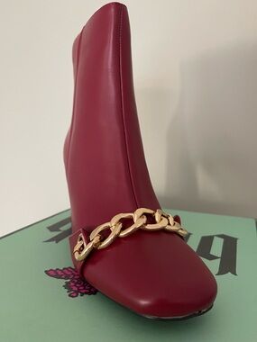 Brash Wine Red Chain-Trim Pointed Bootie